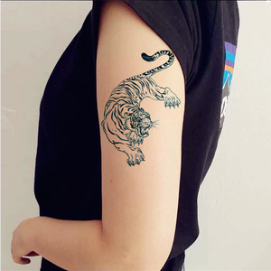 下山虎纹身贴防水男持久 线条老虎大花臂披肩膀过肩龙仿真刺青图