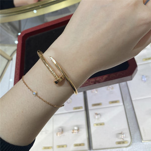 cartier/卡地亚 juste钉子手镯 18k玫瑰金宽窄版无钻镶钻情侣手环