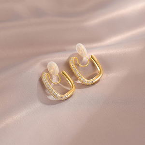 小众轻奢耳环硅胶垫耳饰几何仿锆石无痛蚊香盘耳夹女无耳洞高级感