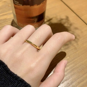 金莫比乌斯环不掉色戒指女款仿黄金光面素圈金色指环正品小众设计