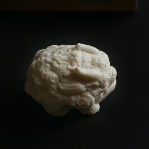 满纹瑞兽鹿角手把件神兽雕刻摆件动物文玩把玩手工收藏工艺品1632