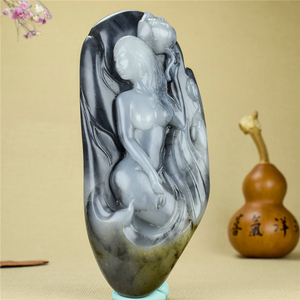 新疆和田玉青花籽料天然黄皮立体玉美人把件雕件苏工遇贵人手把件