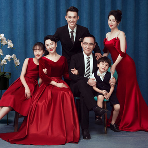 新款影楼全家福主题服装一家六口新年合影家庭装亲子摄影拍照礼服