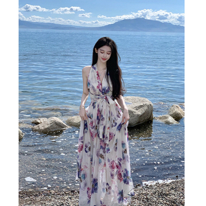 云南大理洱海旅游拍照裙子海南三亚沙滩裙女海边度假露背连衣裙夏