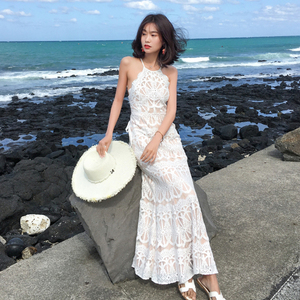 马尔代夫三亚沙滩裙女夏白色蕾丝露背礼服泰国吊带连衣裙性感超仙