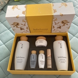 雪花秀滋盈肌本润养水乳两件套带小样精华露乳霜两件套