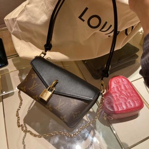 lv路易威登新款padlock老花链条包斜挎单肩包锁头腋下小包包女包