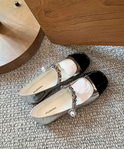 miu*法式单鞋女2022年新款小香风平底拼色珍珠链条一字扣玛丽珍鞋