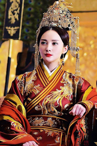 影视古装2019新款九州海上牧云记蒋勤勤同款高端刺绣大拖皇后古装