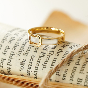 禧乐珠宝 18k金白贝皮带扣戒指 天然白贝很适合春夏 清清凉凉的