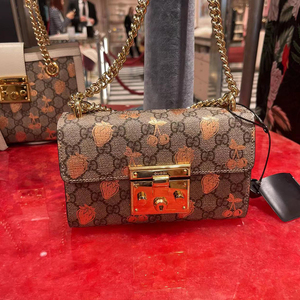 gucci古驰女包padlock系列gg浆果印花单肩斜挎包小号链条包409487