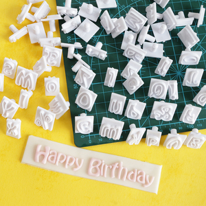符号蛋糕塑料切模翻糖字牌糖牌印花64大小写英文字母压模具