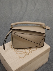 国内现货|loewe/罗意威 puzzle 几何百变折叠包拼接牛皮女包小号