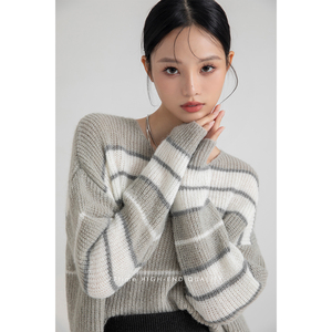 77time灰白横条撞色毛衣女2022秋冬新款条纹软糯内搭长袖套头毛衣