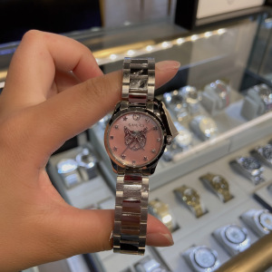 北美代购现货gucci/古驰手表猫头钢带粉色贝母防水女表ya1265025