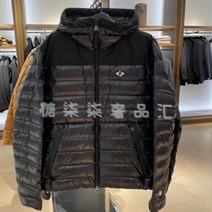 burberry博柏利男士羽绒服tb徽标 短款带帽 中薄款 白鹅绒白鹅毛