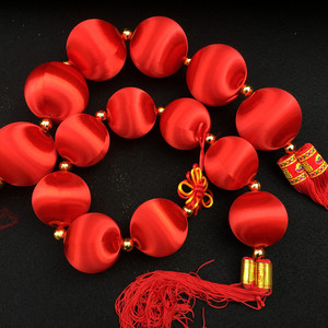 新年春节结婚乔迁装饰用品室内挂件红色丝光球小灯笼球串辣椒挂饰