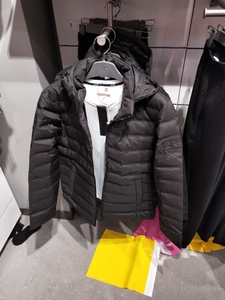 2018冬季乔丹专柜正品男子潮流防寒保暖运动梭织羽绒服AGM4383127