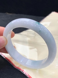 豆种满绿翡翠手镯