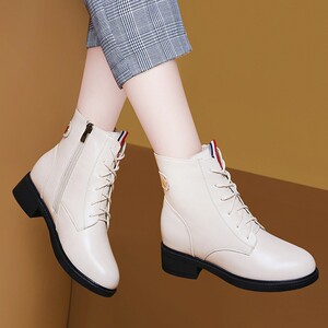 裸色短靴女低跟