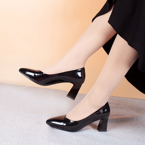 富贵鸟粗跟女装皮鞋女2021新款秋季真皮黑色职业正装漆皮高跟单鞋