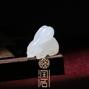 【姑苏润石堂】在售2.5克天然新疆和田玉籽料白玉兔子吊坠挂件