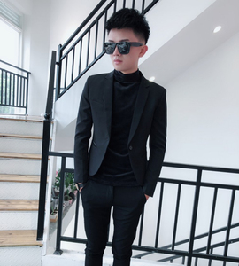 西装男社会精神小伙