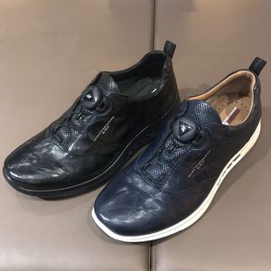 圣伽步男鞋透气