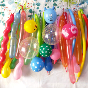 加厚儿童玩具气球玩的吹的地推小礼品生日布置彩色卡通多款