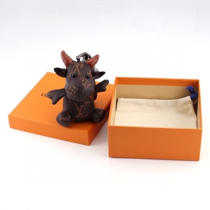 lv路易威登牛挂件牛气冲天中国年包饰与钥匙扣配有萌的牛形挂件