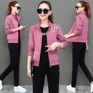 蘑菇街京东商城正品牌潮2020新款春季运动服套装跑步服三件套女装