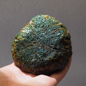 新疆巴楚黑山戈壁筋脉玛瑙原石