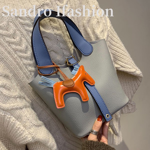 法国sandro ifashion 小包包女2021新款斜挎包单肩时尚手提水桶包