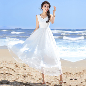 原创2022夏v领白色连衣裙女修身无袖雪纺裙长裙气质白纱裙沙滩裙