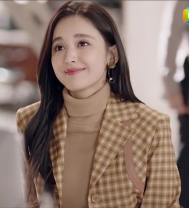 十年三月三十日袁莱古力娜扎同款衣服春秋新款气质格子女西装外套