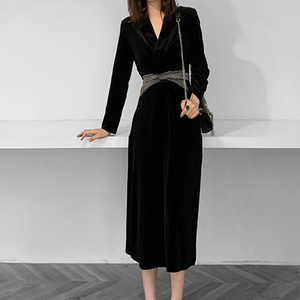 mapping香港日系韩版2020新款腰带收腰复古丝绒黑色打底连衣裙女