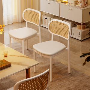 北欧餐椅家用奶油风软包靠背凳子藤椅塑料阳台休闲椅新款藤编椅子