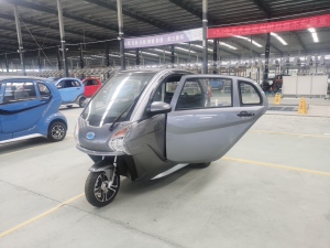 新款众爵电动三轮车成人挂牌小型全封闭代步车接送孩子代步车