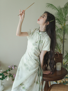 新中式少女改良旗袍连衣裙绿色淡雅气质年轻款夏2024复古国风日常