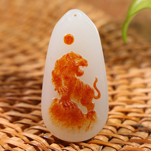 和田玉籽料上山虎