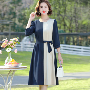 中年妈妈春夏装连衣裙大码2022新款中老年女雪纺收腰气质过膝裙子