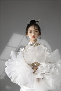 女童礼服中国风走秀服白色旗袍大纱袖儿童模特国潮古典风小主持人