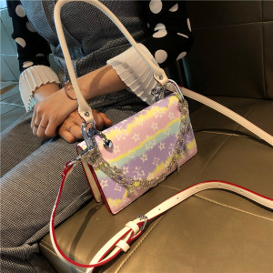 香港mk腋下包女真皮手提彩虹渐变2022新款链条单肩斜跨小方包潮