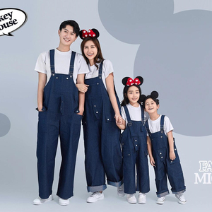 亲子装一家四口背带裤可爱风现代米奇卡哇伊影楼拍照写真服全家福