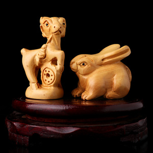2019年属猪本命年吉祥物羊兔拱福羊兔递吉黄杨木雕刻摆件家居摆设