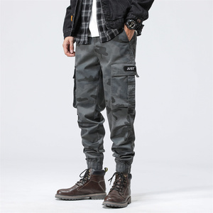 配马丁靴的迷彩裤子男运动男士休闲长裤卫裤男裤春秋款痞帅工装裤
