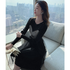 吊带针织连衣裙女秋冬季2020年新款假两件黑色网纱小个子收腰显瘦