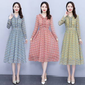 艺燕名牌钰欣商场同款银狼女装2022春今年流行印花长袖裙子a字裙