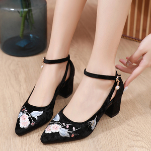 2022春夏季两穿单鞋刺绣花鞋民族风旗袍鞋中跟百搭民国风定制女鞋