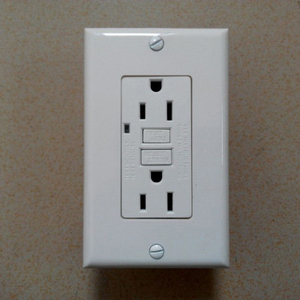 美式双联防漏电插座15a接地故障断路器gfci过载保护防雷墙壁插座